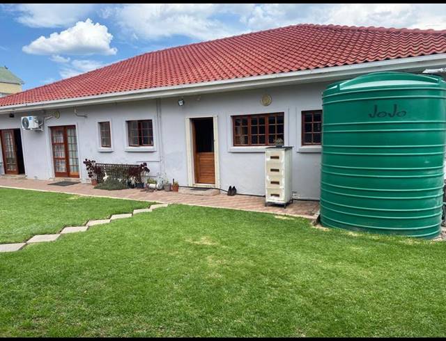 12 BEDROOM HOUSE FOR SALE IN TOP TOWN
